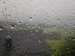 Rain_drops_on_window_02_ies